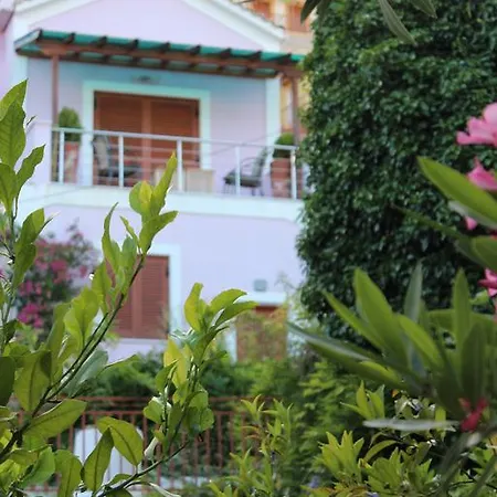 펜션 Odysseos St. Loft