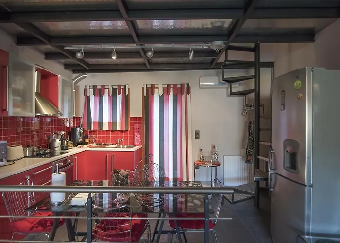 Odysseos St. Loft Case de vacanță