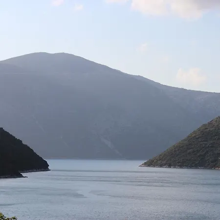 Дом отдыха Odysseos St. Loft