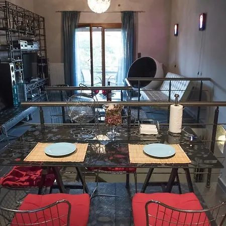 Odysseos St. Loft